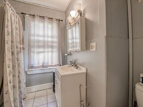 48 Simmons Ave, Brockton MA 02301