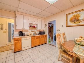 48 Simmons Ave, Brockton MA 02301