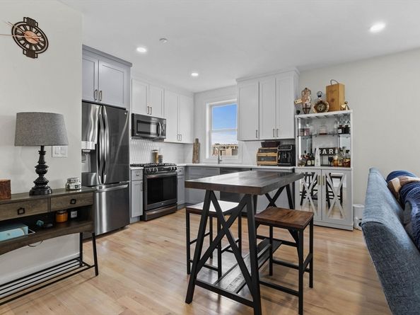 161 Cottage St 9, Boston MA 02128