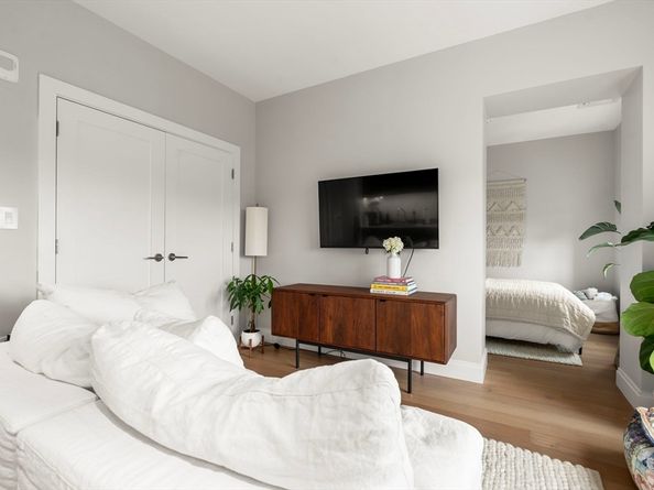 100 Shawmut Ave 908, Boston MA 02118