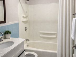 16 Cleveland Pl 11, Gloucester MA 01930