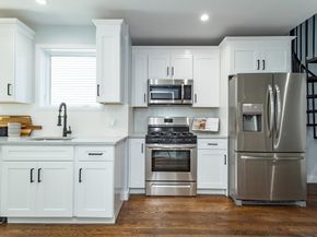 221 Paris 1, Boston MA 02128