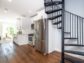 221 Paris 1, Boston MA 02128