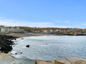 1 Main Street R, Rockport MA 01966