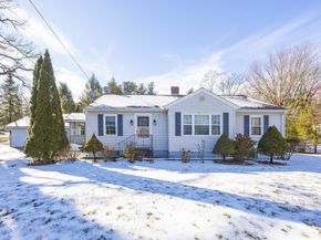 279 S Main St, Hopedale MA 01747