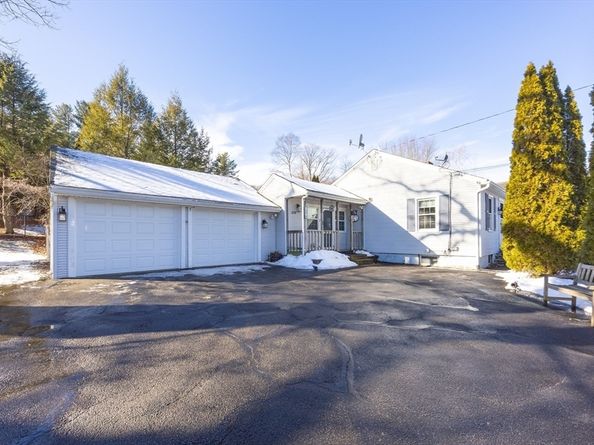 279 S Main St, Hopedale MA 01747