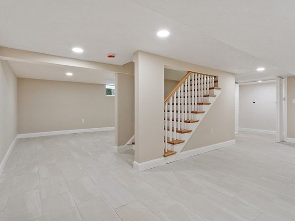 42 N Worcester Ave, Worcester MA 01606