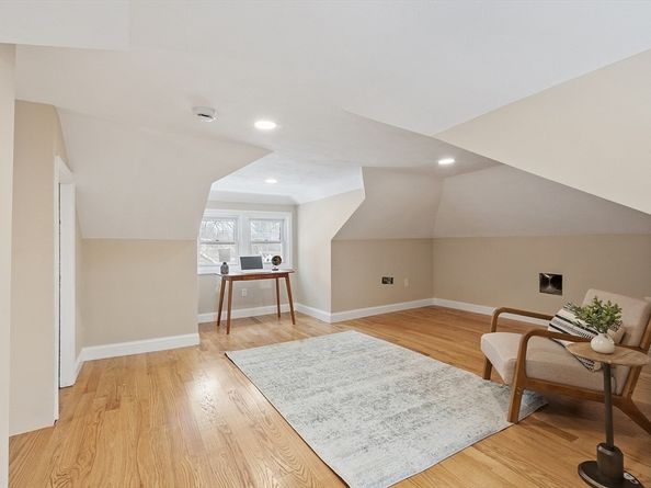 42 N Worcester Ave, Worcester MA 01606