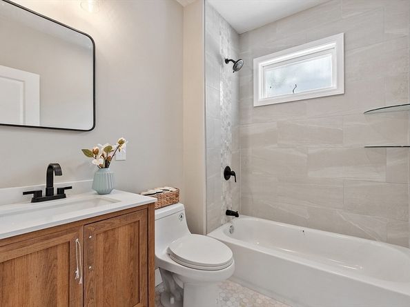 42 N Worcester Ave, Worcester MA 01606