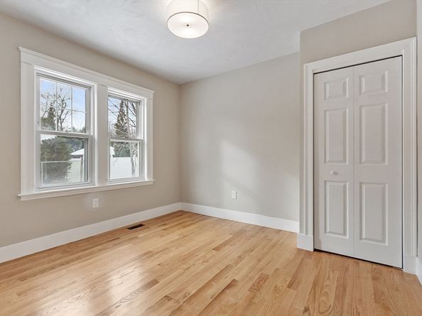 42 N Worcester Ave, Worcester MA 01606