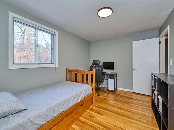 8 Waveney Rd, Framingham MA 01701