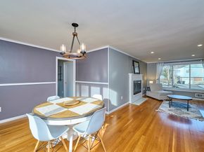 8 Waveney Rd, Framingham MA 01701