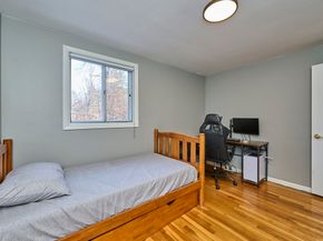 8 Waveney Rd, Framingham MA 01701