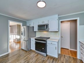 8 Waveney Rd, Framingham MA 01701