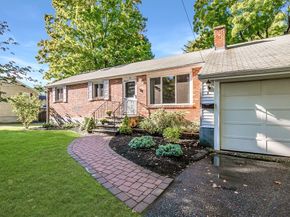 8 Waveney Rd, Framingham MA 01701