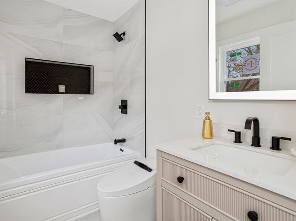 63 Kellogg St, Framingham MA 01701