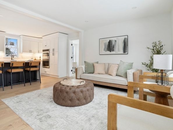 63 Kellogg St, Framingham MA 01701