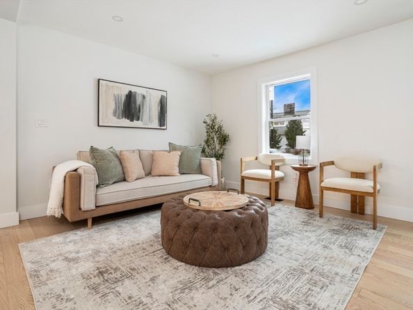 63 Kellogg St, Framingham MA 01701