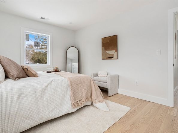 63 Kellogg St, Framingham MA 01701