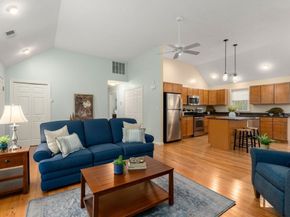 42 Brewster Rd 42, Stoughton MA 02072