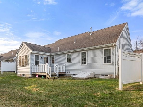 42 Brewster Rd 42, Stoughton MA 02072