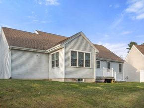 42 Brewster Rd 42, Stoughton MA 02072