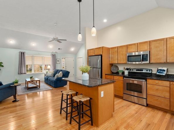 42 Brewster Rd 42, Stoughton MA 02072