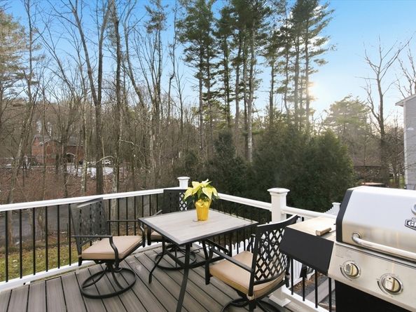 557 Fowler Rd, Northbridge MA 01534