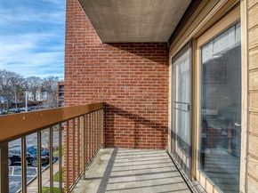 4975 Washington 306, Boston MA 02132