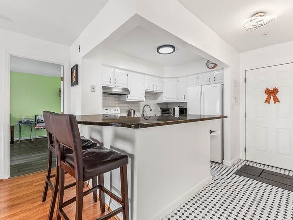 4975 Washington 306, Boston MA 02132