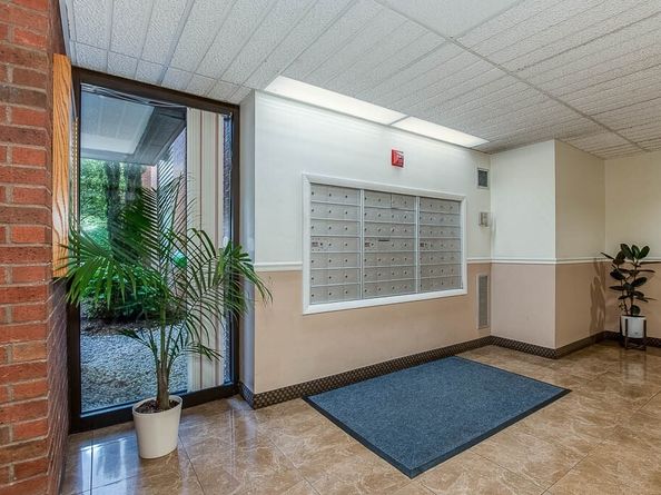 4975 Washington 306, Boston MA 02132