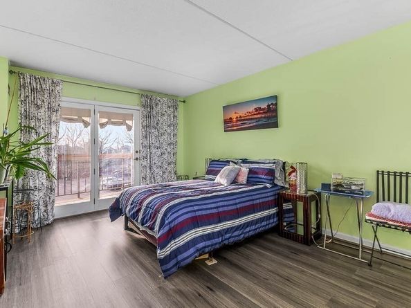 4975 Washington 306, Boston MA 02132