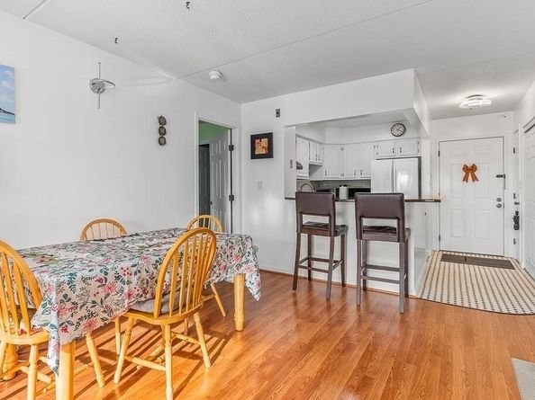 4975 Washington 306, Boston MA 02132