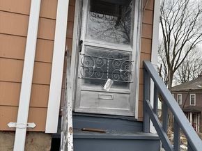 4 Maxwell Ct, Worcester MA 01607