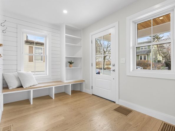 92 Overlook Rd, Arlington MA 02474