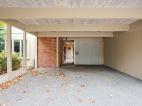 55 Fairgreen Pl 55, Brookline MA 02467