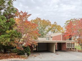 55 Fairgreen Pl 55, Brookline MA 02467