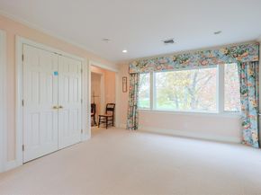 55 Fairgreen Pl 55, Brookline MA 02467