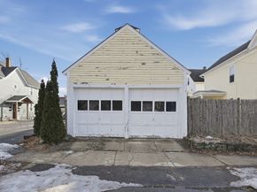 21 Whitman St, Leominster MA 01453