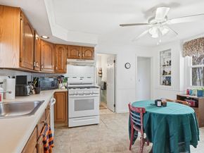 21 Whitman St, Leominster MA 01453