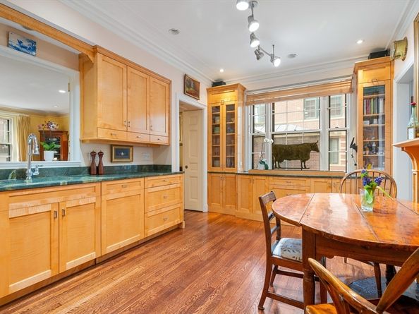 101 Chestnut Street E, Boston MA 02108