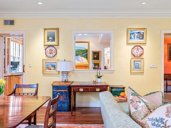 101 Chestnut Street E, Boston MA 02108
