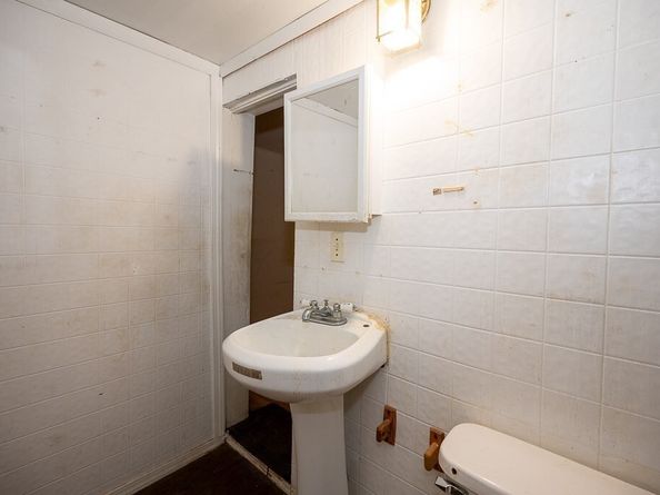 135 Elm St, Southbridge MA 01550