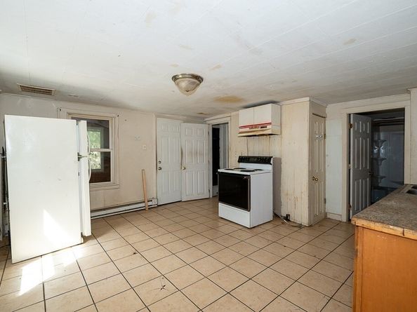 135 Elm St, Southbridge MA 01550