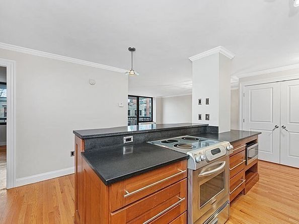 60 Longwood Ave. 301, Brookline MA 02446