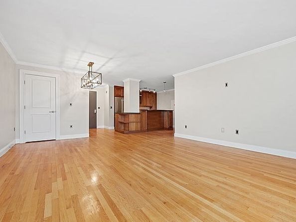 60 Longwood Ave. 301, Brookline MA 02446
