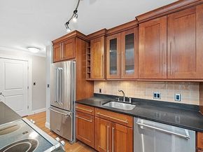 60 Longwood Ave. 301, Brookline MA 02446