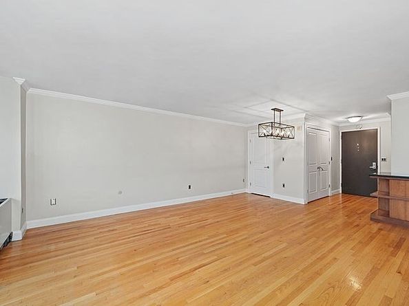 60 Longwood Ave. 301, Brookline MA 02446