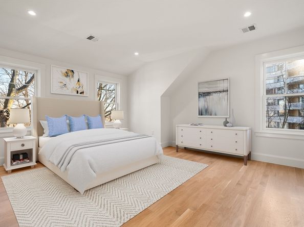 59 Mason Terrace 59, Brookline MA 02446