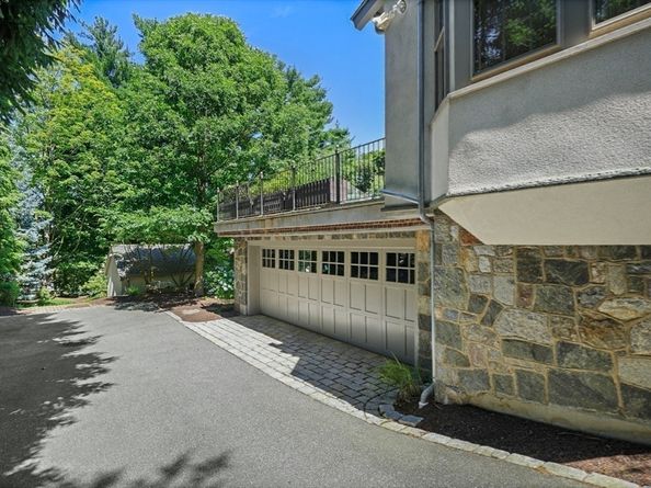 40 Heath Hill St, Brookline MA 02445